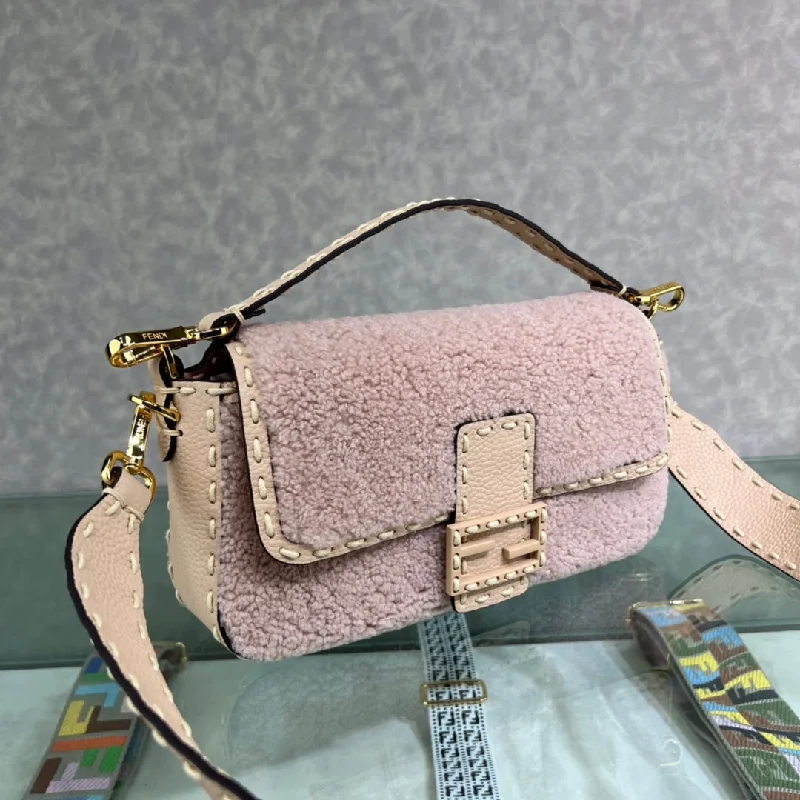 Fendi crossbody bags with a detachable coin purse for added functionality and convenienceWF -  Fendi Bag - 271