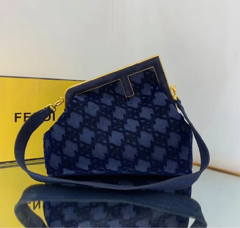 Small - sized Fendi crossbody bags in smooth calfskin leather for a compact and stylish carryFendi 2022 new woman handbag