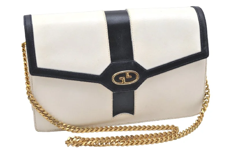 Ladies Gucci handbags with a detachable coin purse insideLadies Gucci handbags with a detachable coin purse insideAuthentic GUCCI Vintage Chain Shoulder Cross Body Bag Purse Leather White 7045K