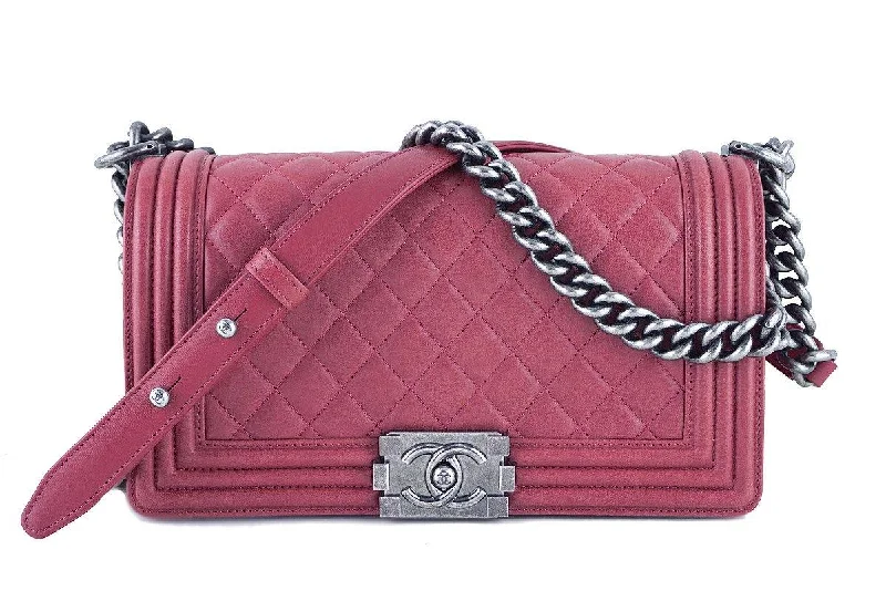 Chanel bags for women with a taste for high fashionChanel Dusty Rose Le Boy Classic Flap, Pink Medium Lambskin Bag