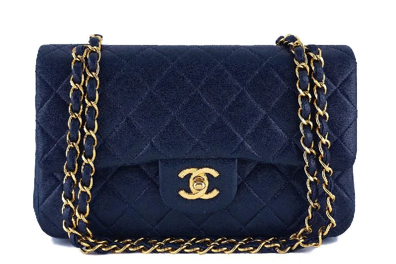 Chanel Lightweight Handbag for Daily ErrandsChanel Navy Blue Lambskin Medium-Small Classic 2.55 Double Flap Bag