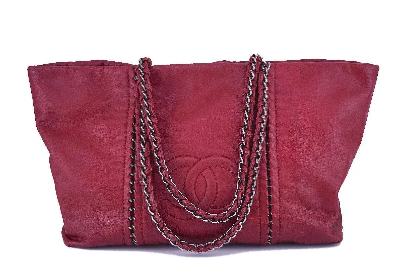 Chanel New Arrival Handbag with Gold HardwareChanel Red Large Luxury Ligne Soft Calfskin Tote Bag