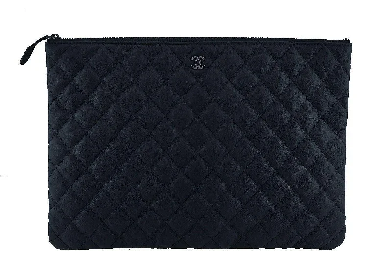 Chanel bags with leather and tweed combinationsChanel So Black Large Classic Quilted O Case Clutch Purse Bag